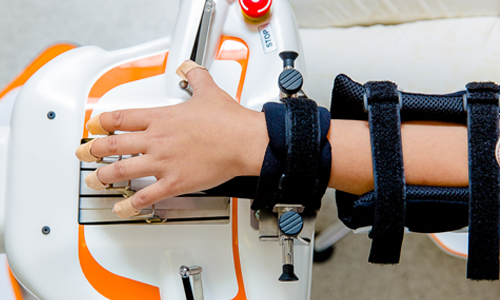 ΣΥΣΤΗΜΑ ΕΠΑΝΕΚΠΑΙΔΕΥΣΗΣ Amadeo System Finger-Hand Rehabilitation